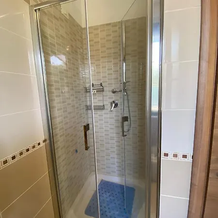 Appartamento Al Piano Terra Con Ingresso Indipendente E Grande Spazio Esterno Васто