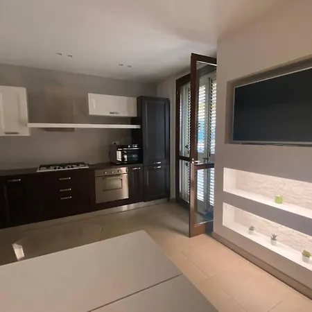 Appartamento Al Piano Terra Con Ingresso Indipendente E Grande Spazio Esterno * Vasto