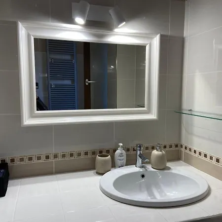 Appartamento Al Piano Terra Con Ingresso Indipendente E Grande Spazio Esterno * Vasto